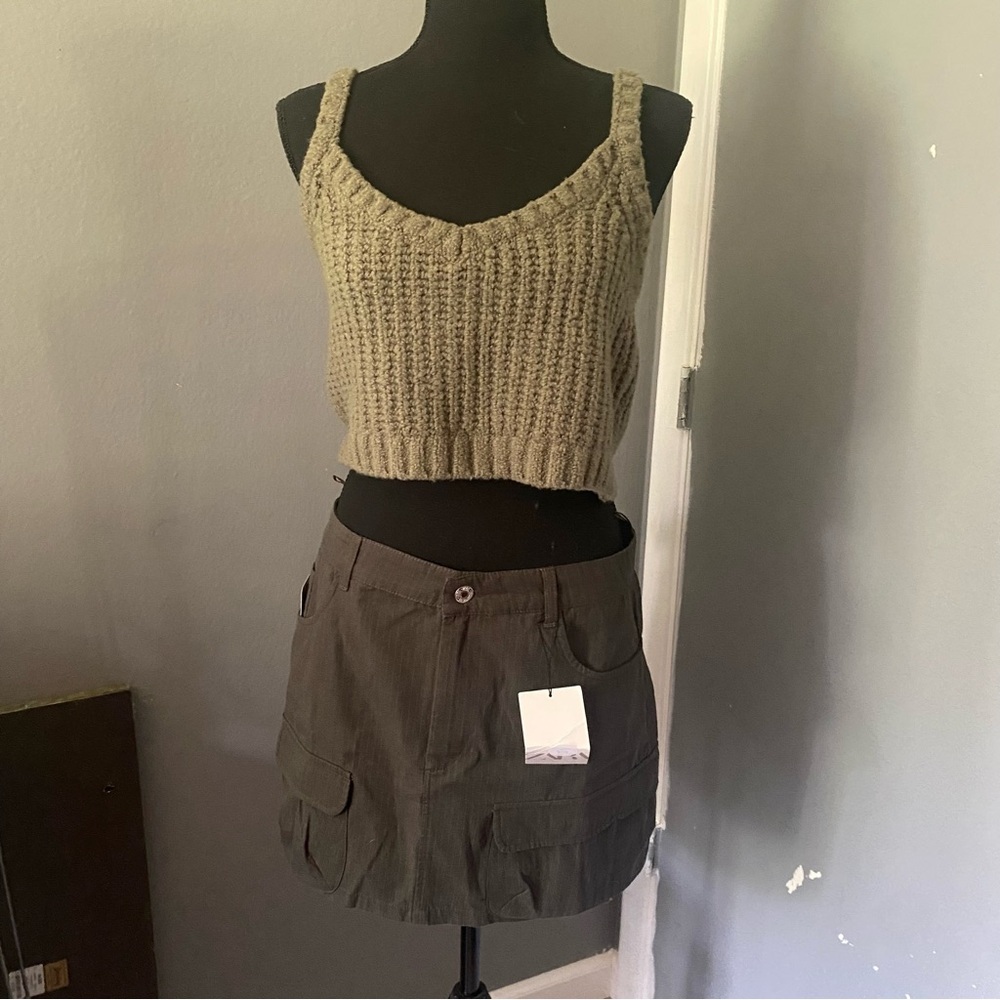 Womens Tank Knitted Cropped Sweater Tank Khaki Green Size XL (skirt sold separat
